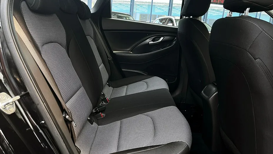 HYUNDAI i30 -