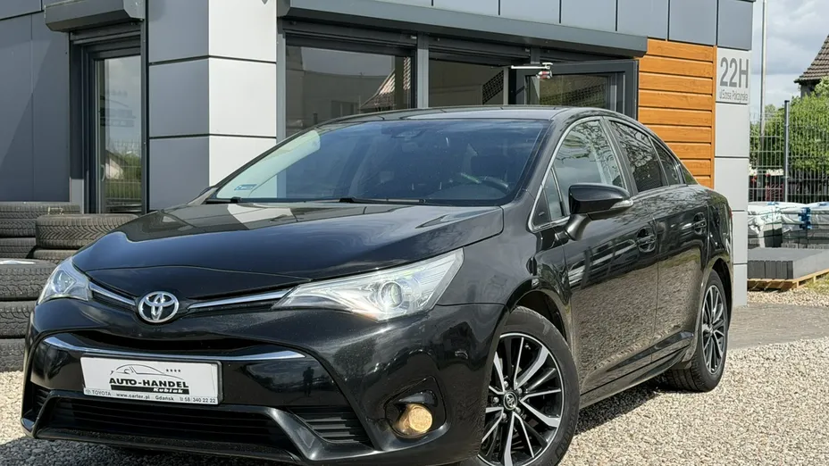TOYOTA Avensis -