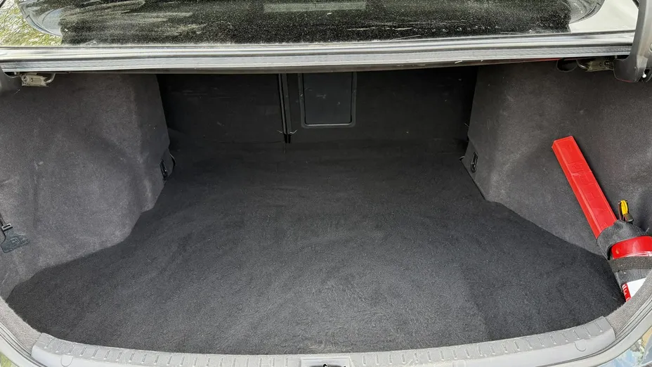TOYOTA Avensis -