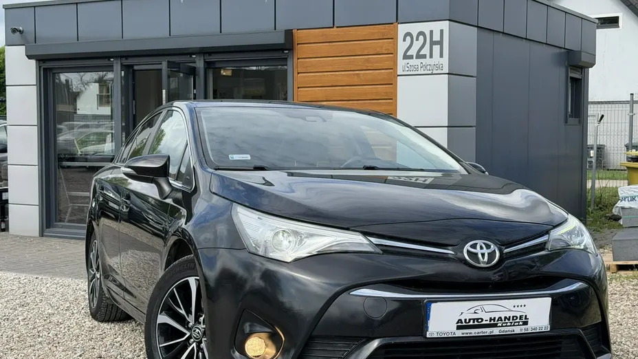 TOYOTA Avensis -