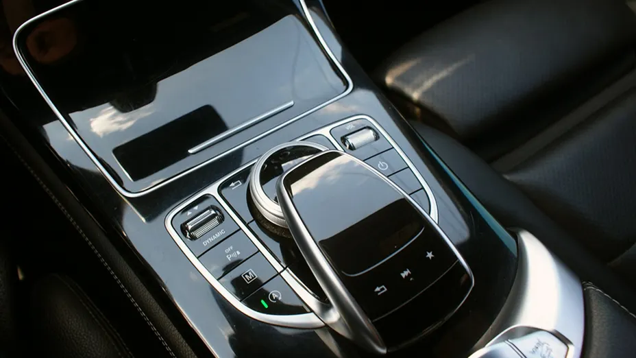 MERCEDES-BENZ GLC -