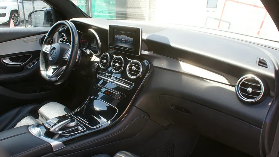 MERCEDES-BENZ GLC -