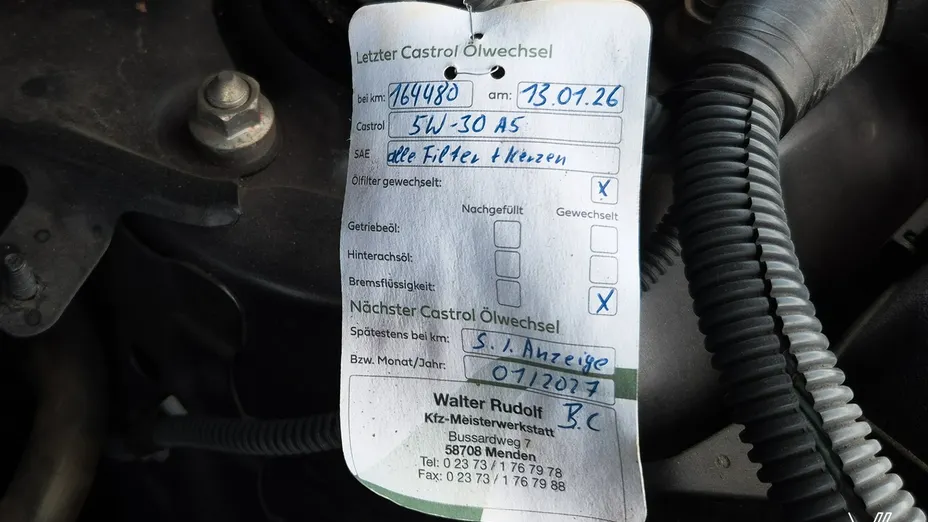 TOYOTA RAV4 -