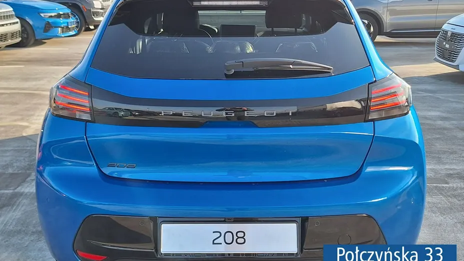 PEUGEOT 208 -
