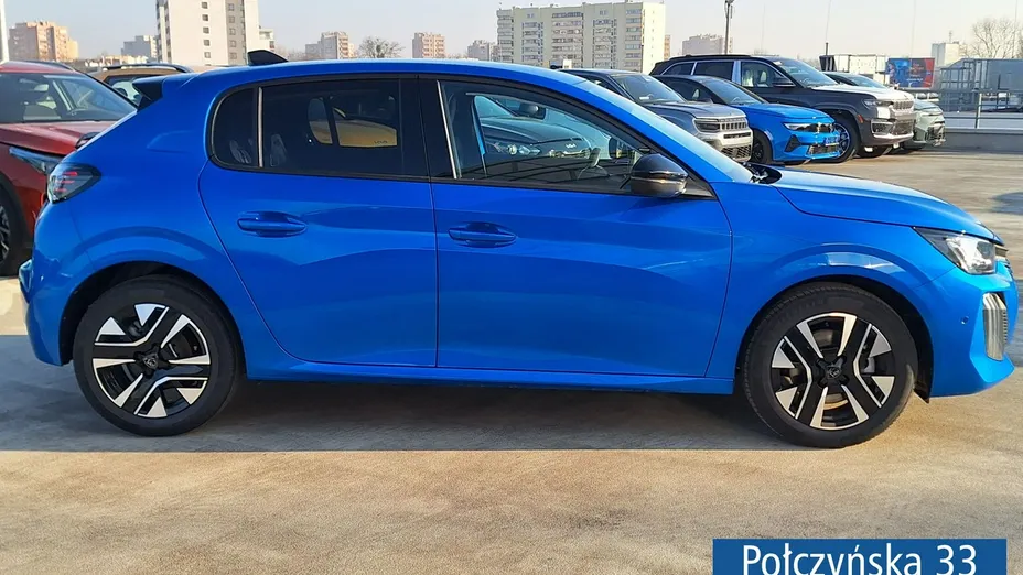 PEUGEOT 208 -