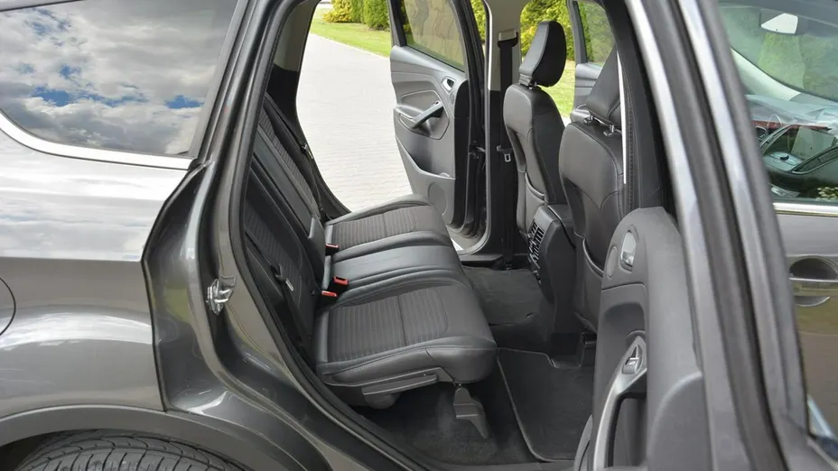 FORD Kuga -