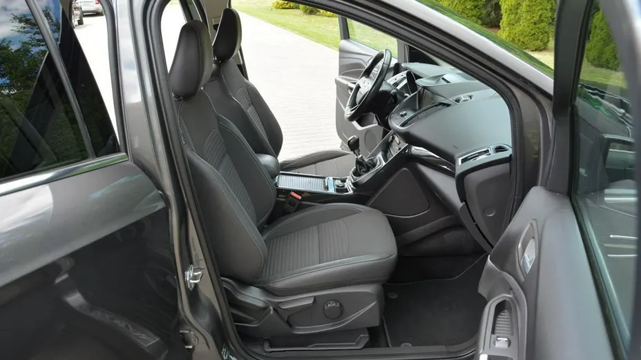 FORD Kuga -