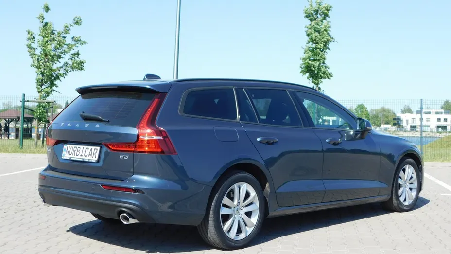 VOLVO V60 -