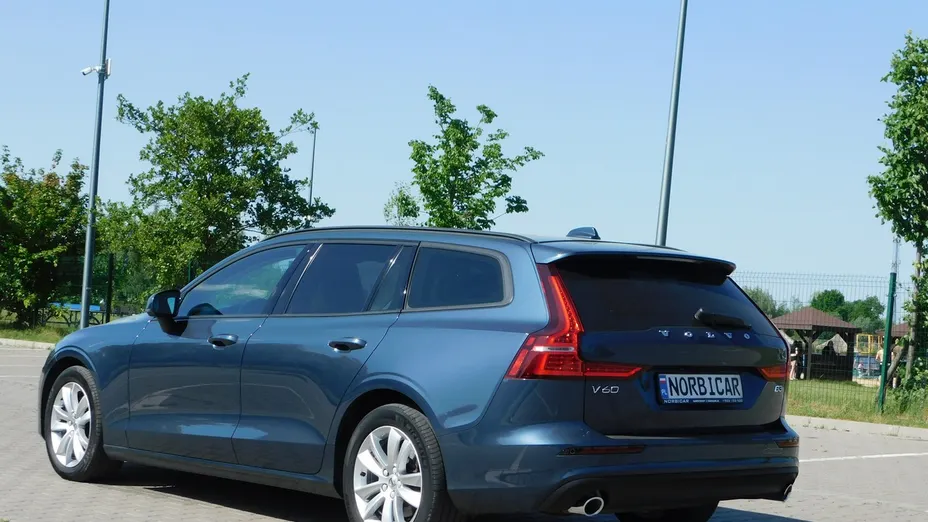 VOLVO V60 -