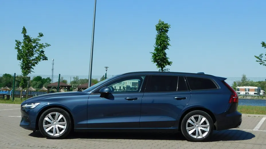 VOLVO V60 -