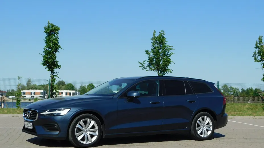 VOLVO V60 -