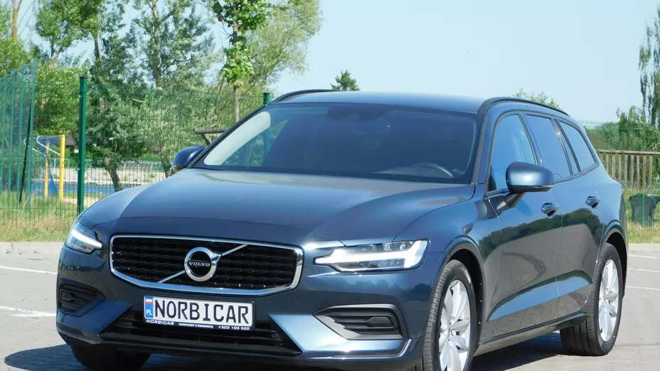 VOLVO V60 -