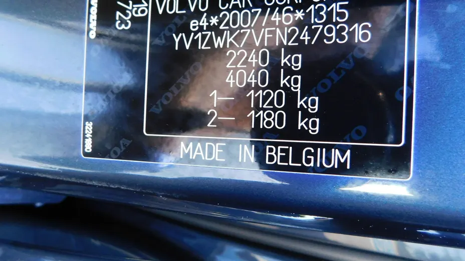 VOLVO V60 -