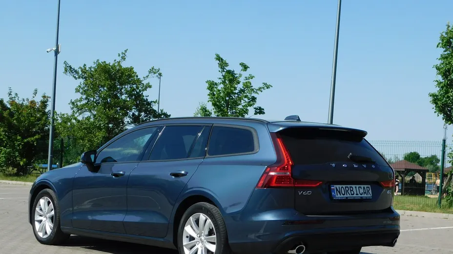 VOLVO V60 -