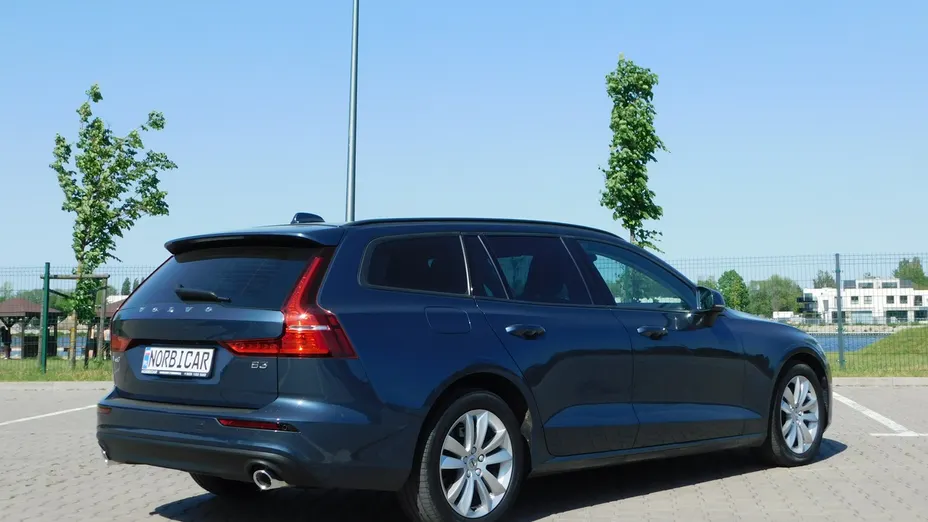 VOLVO V60 -