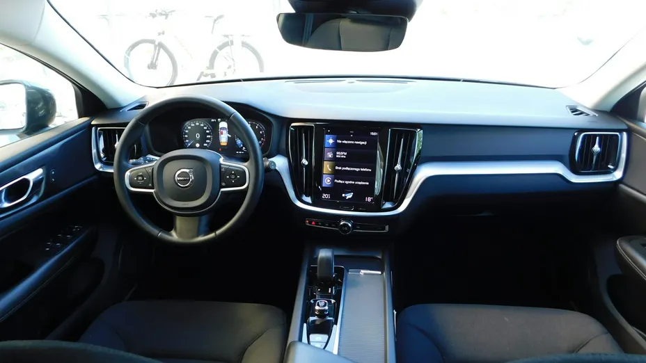 VOLVO V60 -