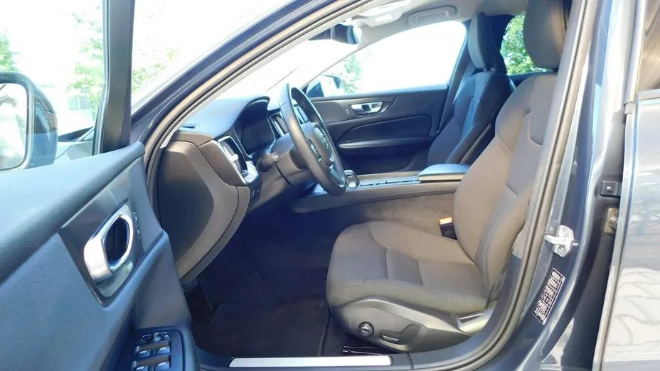 VOLVO V60 -