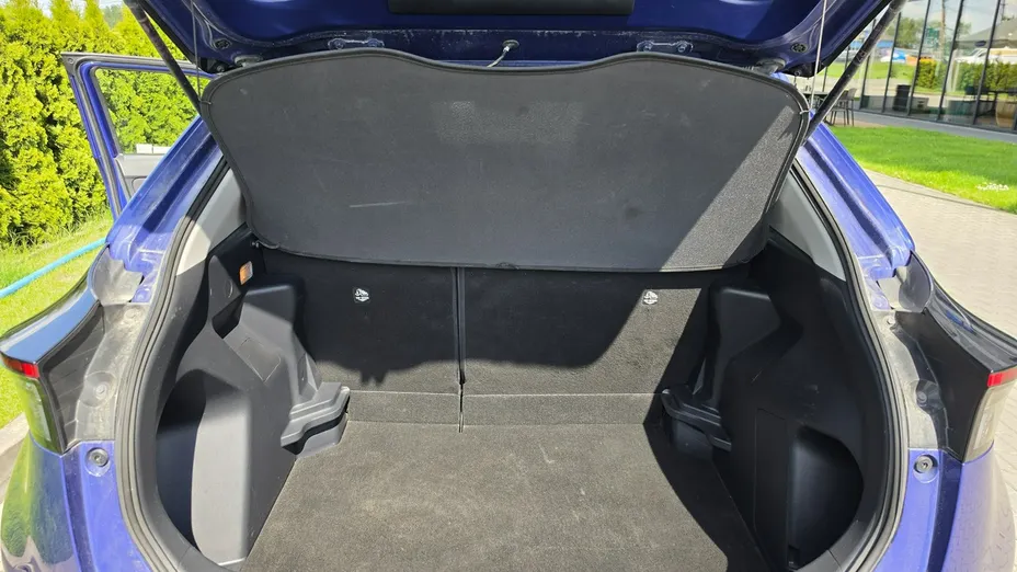 TOYOTA Yaris Cross -