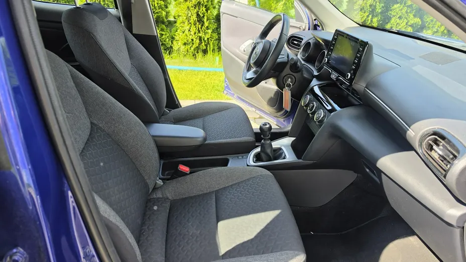 TOYOTA Yaris Cross -