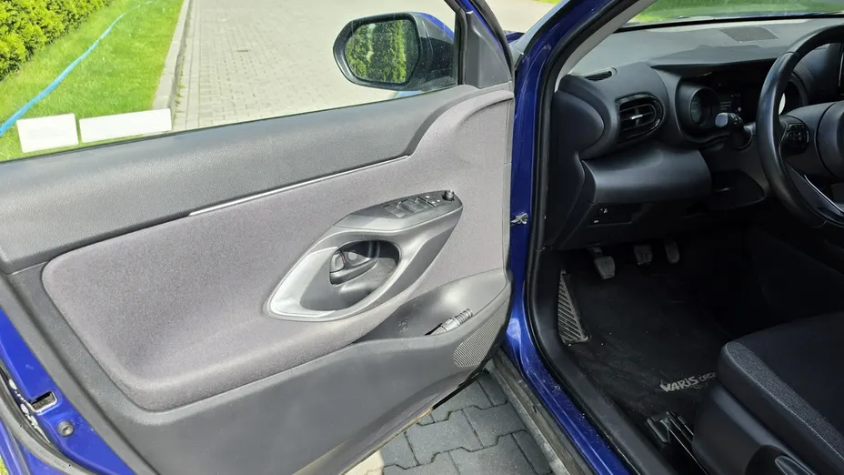 TOYOTA Yaris Cross -