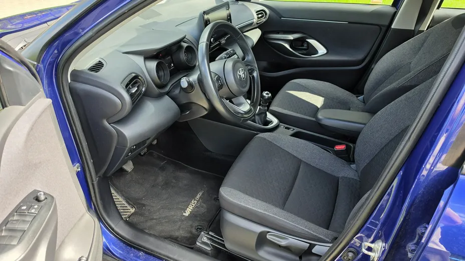 TOYOTA Yaris Cross -