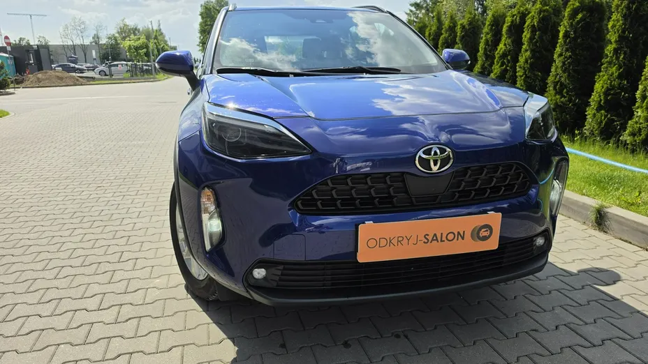 TOYOTA Yaris Cross -