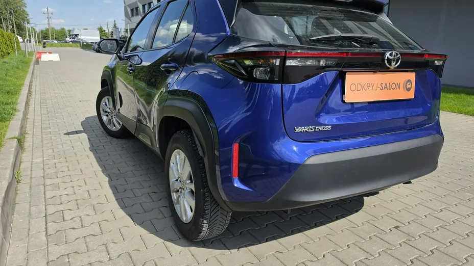 TOYOTA Yaris Cross -