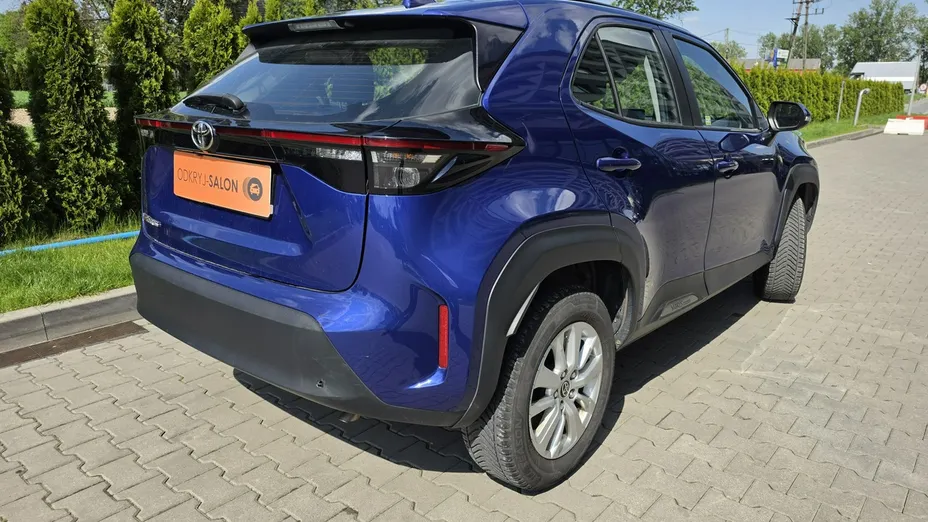 TOYOTA Yaris Cross -