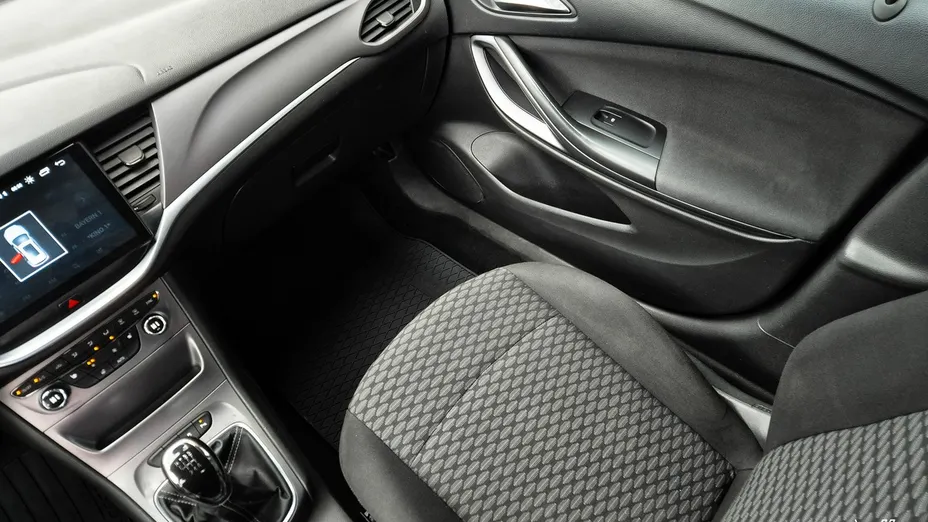 OPEL Astra -