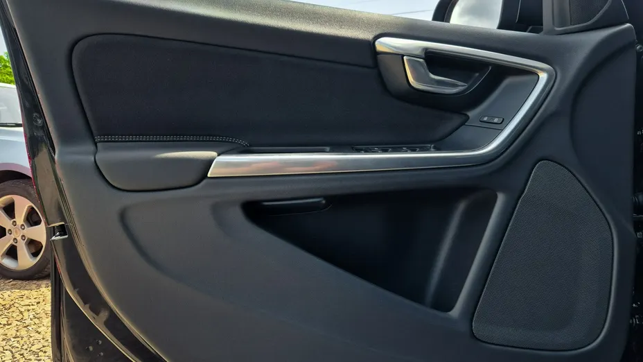 VOLVO S60 -