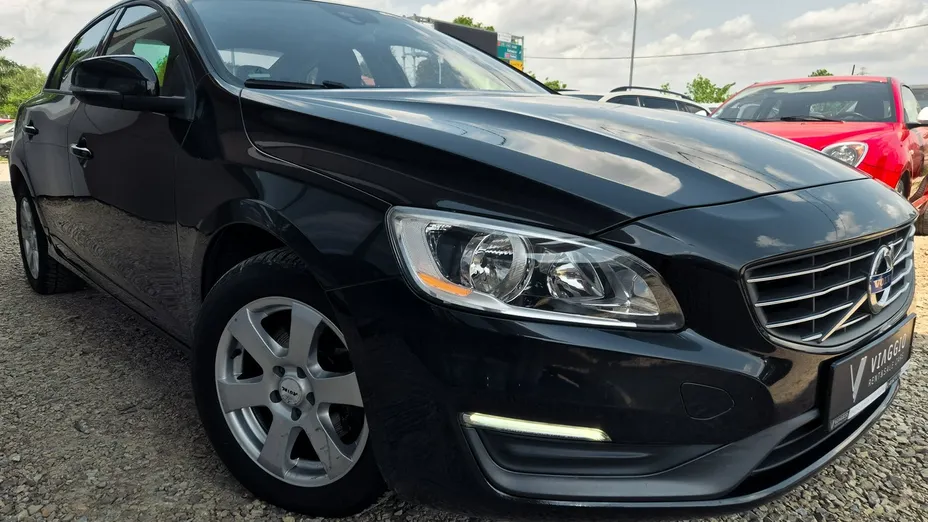 VOLVO S60 -