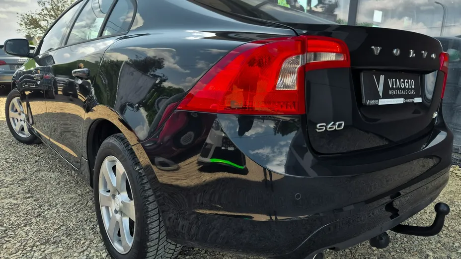 VOLVO S60 -