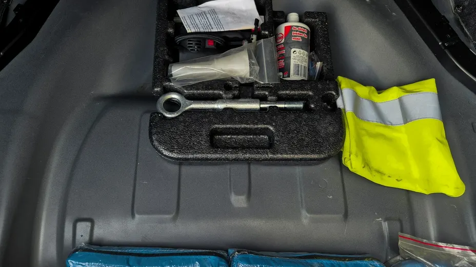 VOLVO S60 -