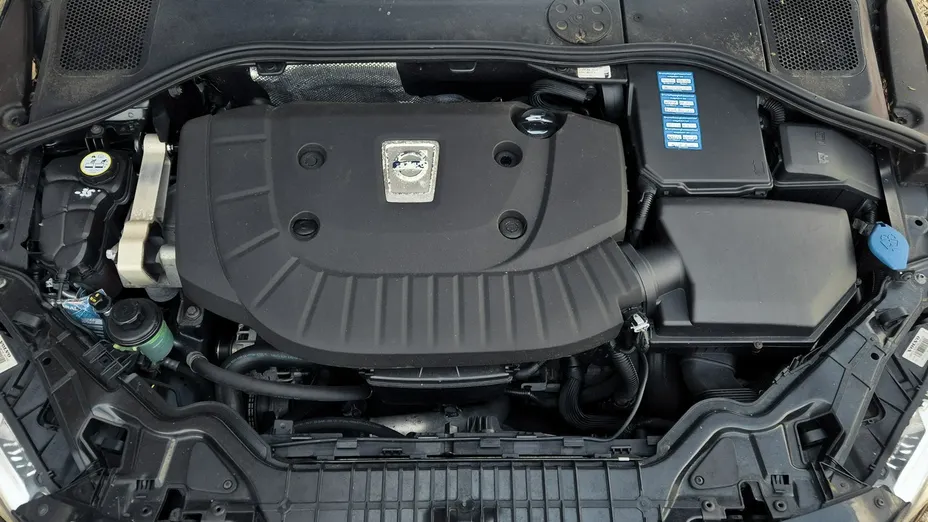 VOLVO S60 -