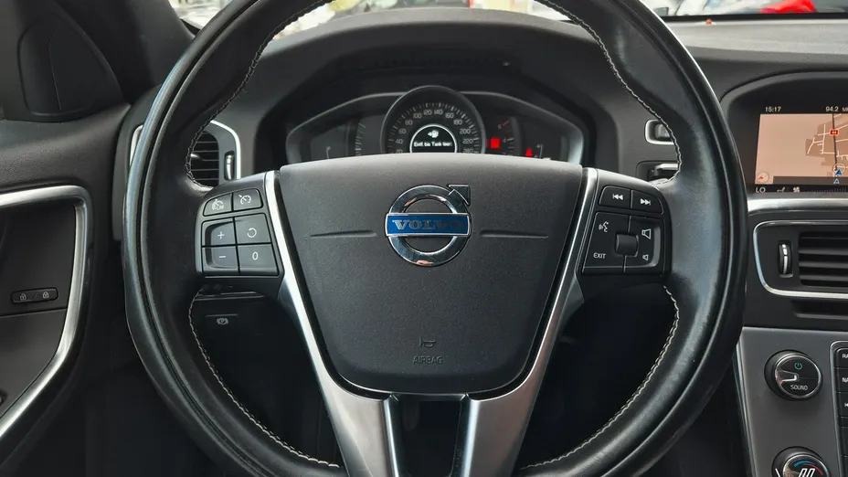 VOLVO V60 -