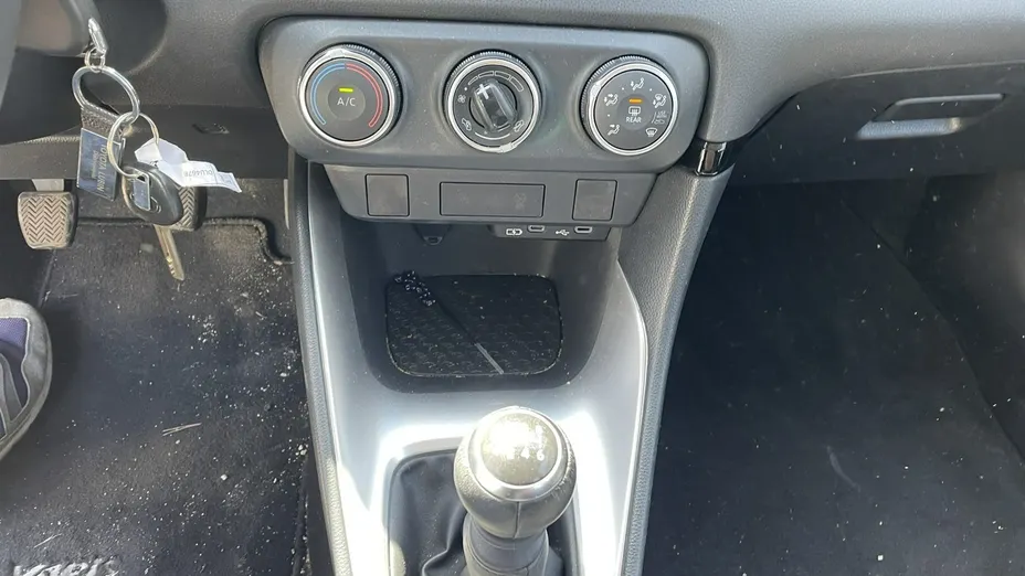 TOYOTA Yaris -