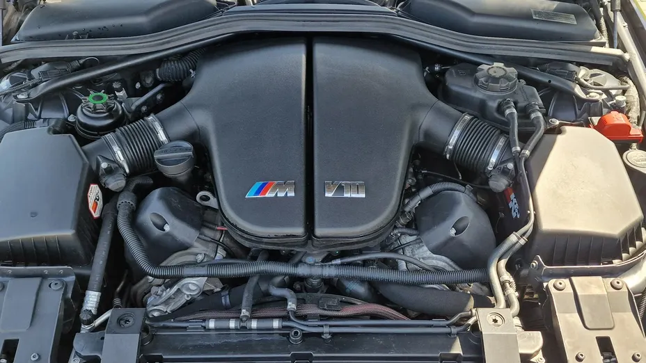BMW M6 -
