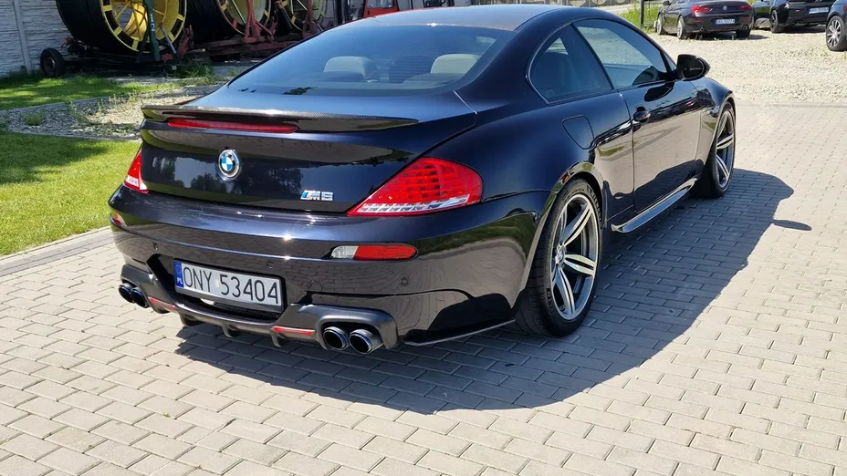 BMW M6 -