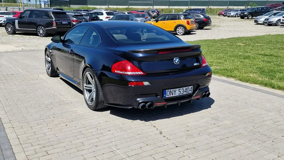 BMW M6 -
