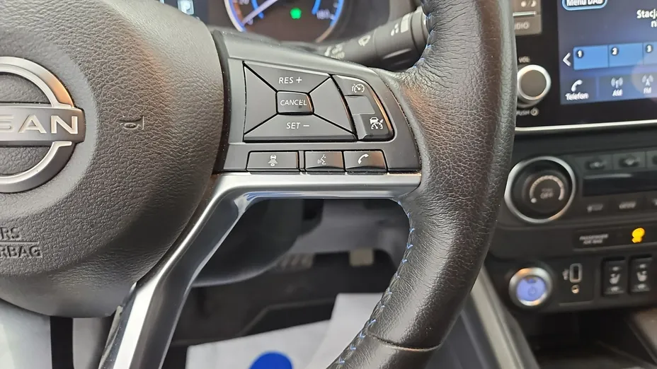 NISSAN Leaf -