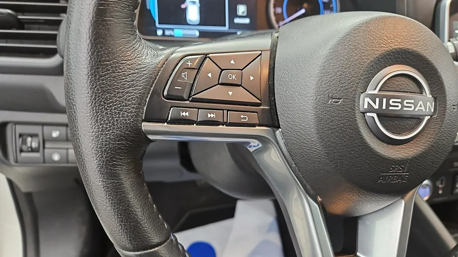 NISSAN Leaf -