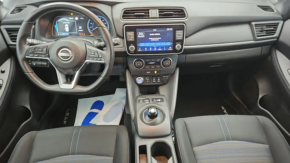 NISSAN Leaf -