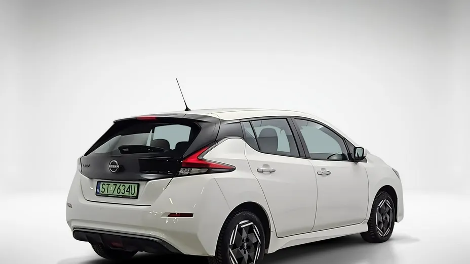 NISSAN Leaf -