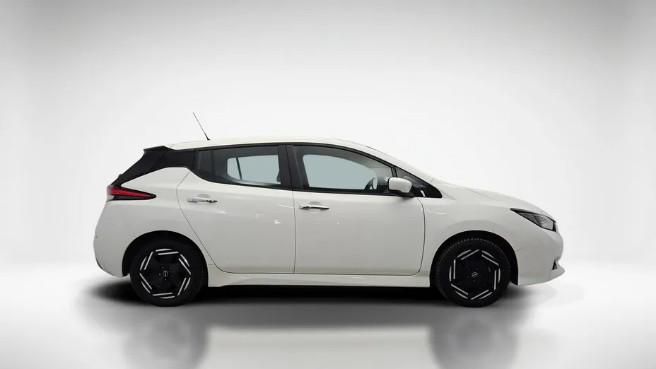 NISSAN Leaf -