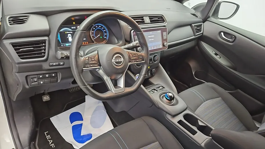 NISSAN Leaf -