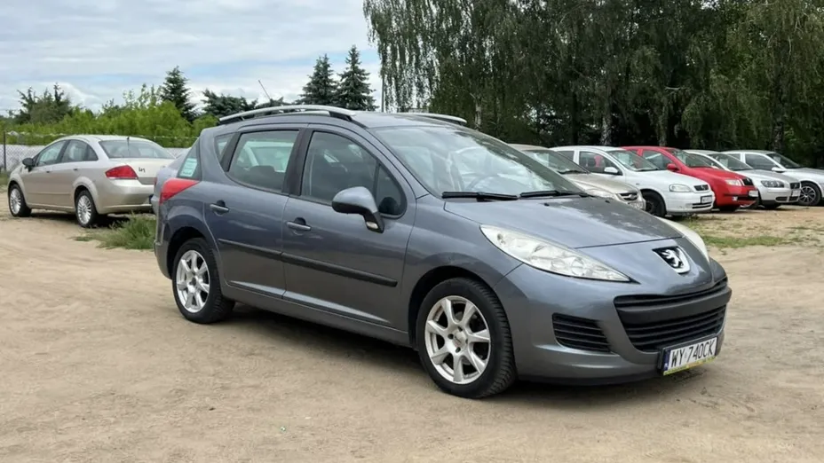 PEUGEOT 207 -