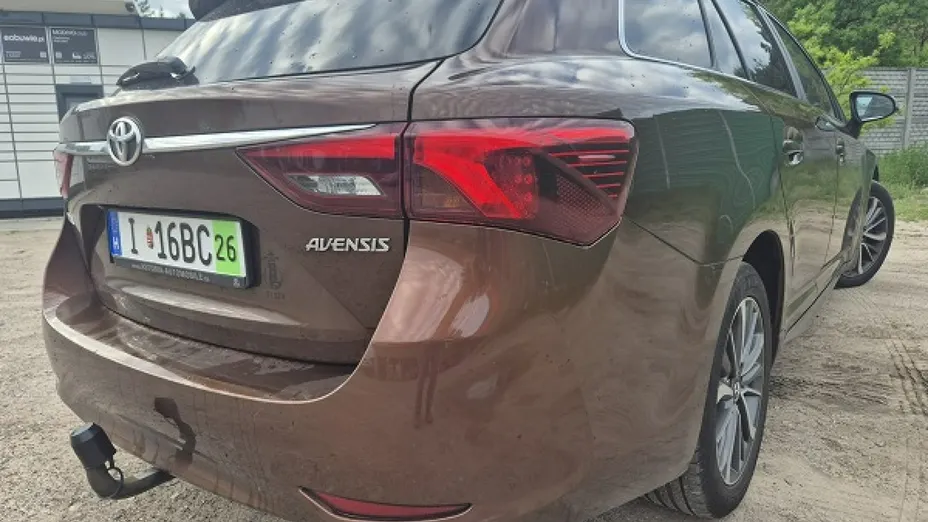 TOYOTA Avensis -