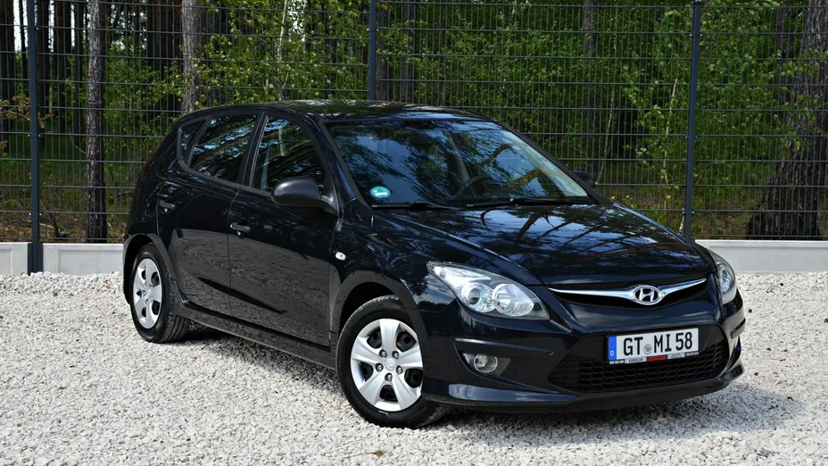 HYUNDAI i30 -