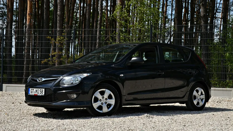 HYUNDAI i30 -