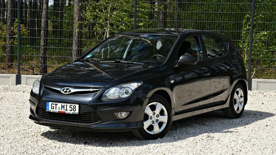 HYUNDAI i30 -